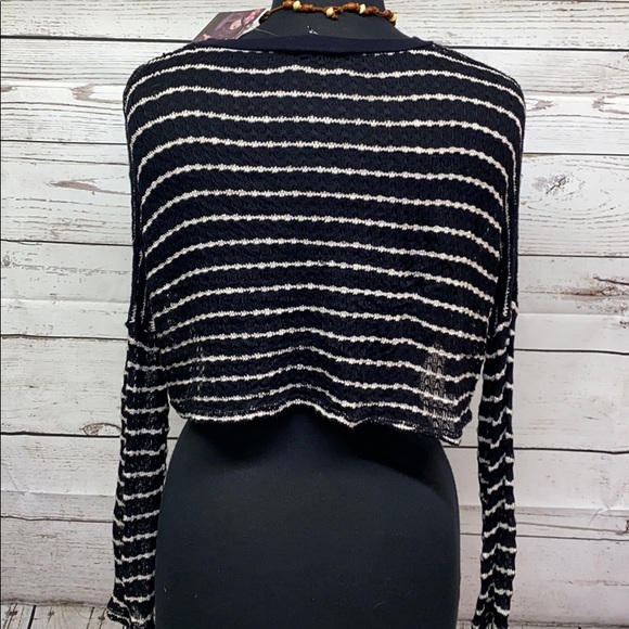 Soprano Striped Crop Blouse - Picture 4 of 6